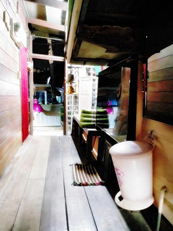 Ray Nu Guest House Ayutthaya Eksteriør billede